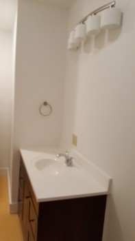 273 Main Street toilet sink