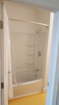 273 Main Street Shower at Peter Clark Rentals