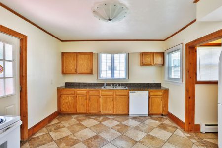 106 Spruce Street - Peter Clark Student Rentals